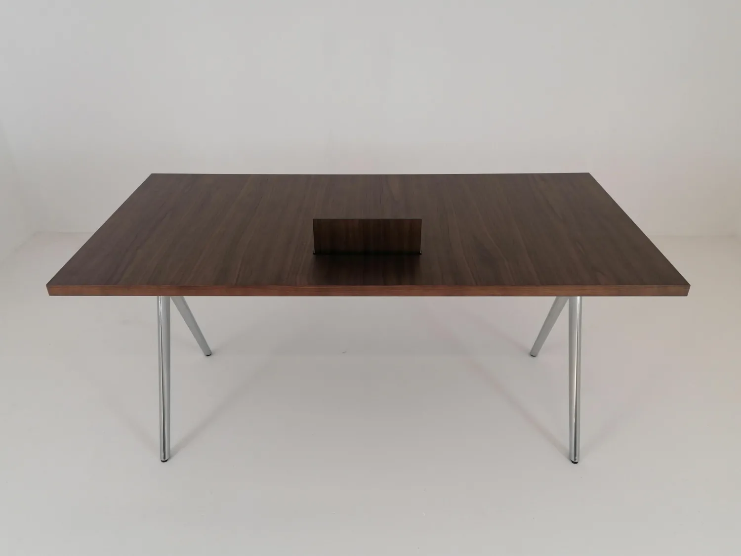 Walter Knoll Schreibtische & Sekretäre|Tisch Conference X Platte Basic Furnier Nussbaum Dunkel Gestell Metall Hochglanz Poliert