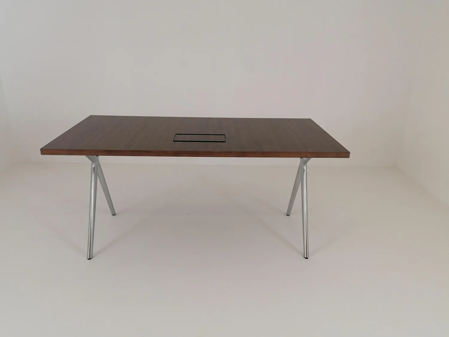 Walter Knoll Schreibtische & Sekretäre|Tisch Conference X Platte Basic Furnier Nussbaum Dunkel Gestell Metall Hochglanz Poliert