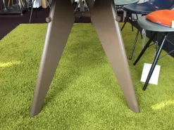 Vitra Esstische|Tisch EM Table Eiche Furnier Natur Gestell Pulverbeschichtet Coffé