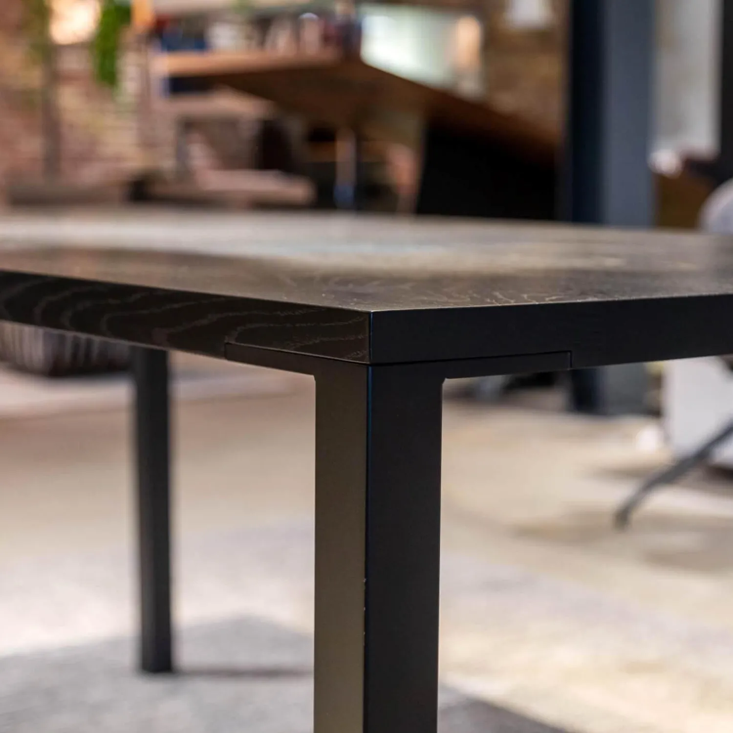 ASCO Esstische|Tisch Ferro Line Tischplatte Räuchereiche Schwarz Geölt Quadratrohrgestell