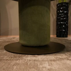 ASCO Esstische|Tisch Gaia Platte Räuchereiche Massiv Schwarz Geölt Bodenplatte Stahl Oliv Pulverbeschichtet