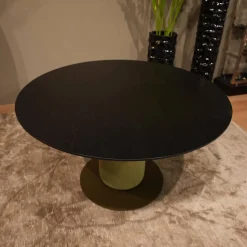 ASCO Esstische|Tisch Gaia Platte Räuchereiche Massiv Schwarz Geölt Bodenplatte Stahl Oliv Pulverbeschichtet