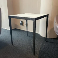 Atelier Leo Esstische|Tisch Giaco Platte Weiß Gestell Schwarz