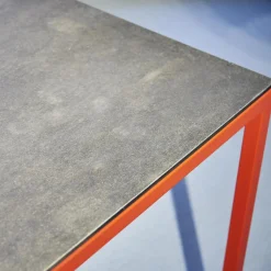 Tecta Esstische|Tisch M 38 Platte Eternit Anthrazit Geölt Gestell Stahlrohr Pulverbeschichtet Rot