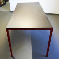 Tecta Esstische|Tisch M 38 Platte Eternit Anthrazit Geölt Gestell Stahlrohr Pulverbeschichtet Rot