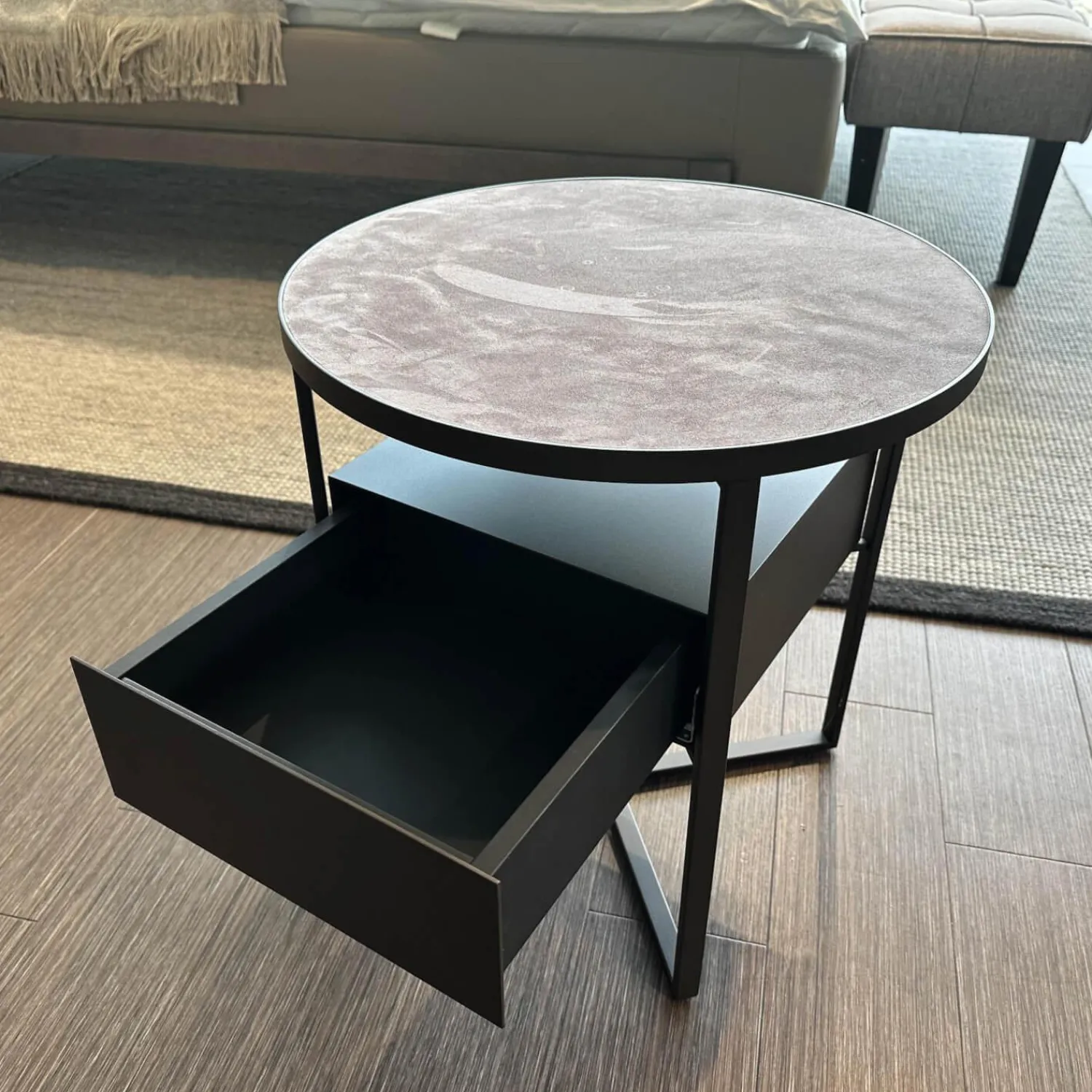 YOMEI Beistelltische|Tisch Minimize Round 480 Mikroleder Braun 04 Pulverlackiert Choco 81