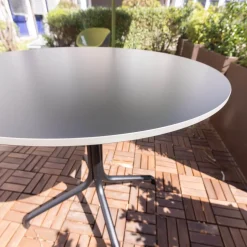 Vitra Gartentische|Tisch Outdoor Belleville Vollkernmaterial Schwarz Gestell Tiefschwarz Vollverzinkt