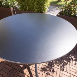 Vitra Gartentische|Tisch Outdoor Belleville Vollkernmaterial Schwarz Gestell Tiefschwarz Vollverzinkt