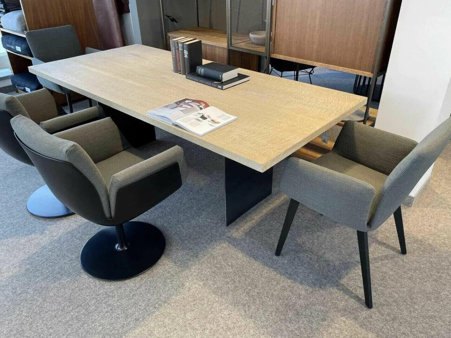 Janua Esstische|Tisch SC41 Eiche Gelaugt mit Kettensägenstruktur