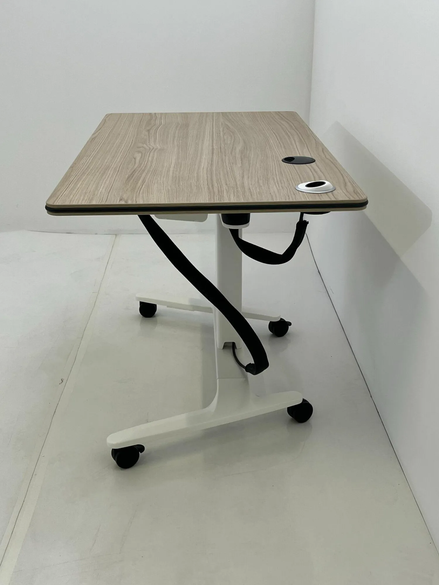 Actiu Schreibtische & Sekretäre|Tisch Talent 500 Malamin Eiche Gestell Weiß Klappbar auf Rollen