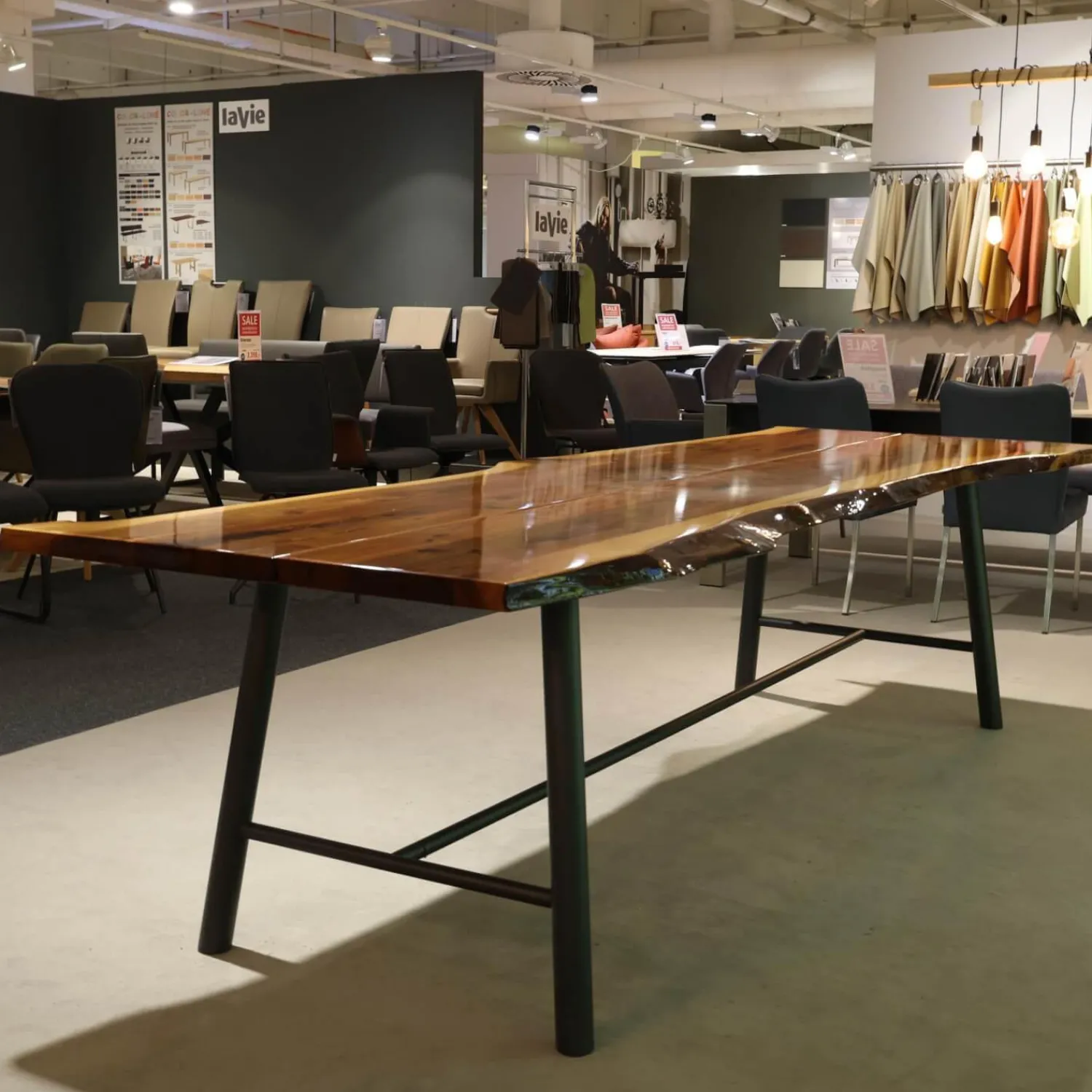 Bert Plantagie Esstische|Tisch Tane Brown Platt Expoy Noten Noes Gestell Feinstrukur Braun Kohl