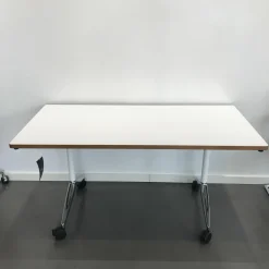 Wilkhahn Schreibtische & Sekretäre|Tisch Timetable Schichtstoff Softmatt Weiß Standrohr Glanzverchromt