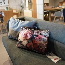 K+W Essgruppen|Tischgruppe Cassia Mit 4 Stühlen Und Bank Wildeiche Bianco Metall Schwarz