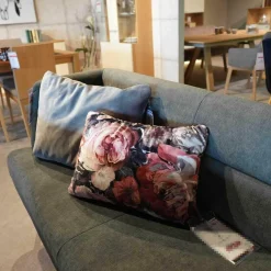 K+W Essgruppen|Tischgruppe Cassia Mit 4 Stühlen Und Bank Wildeiche Bianco Metall Schwarz