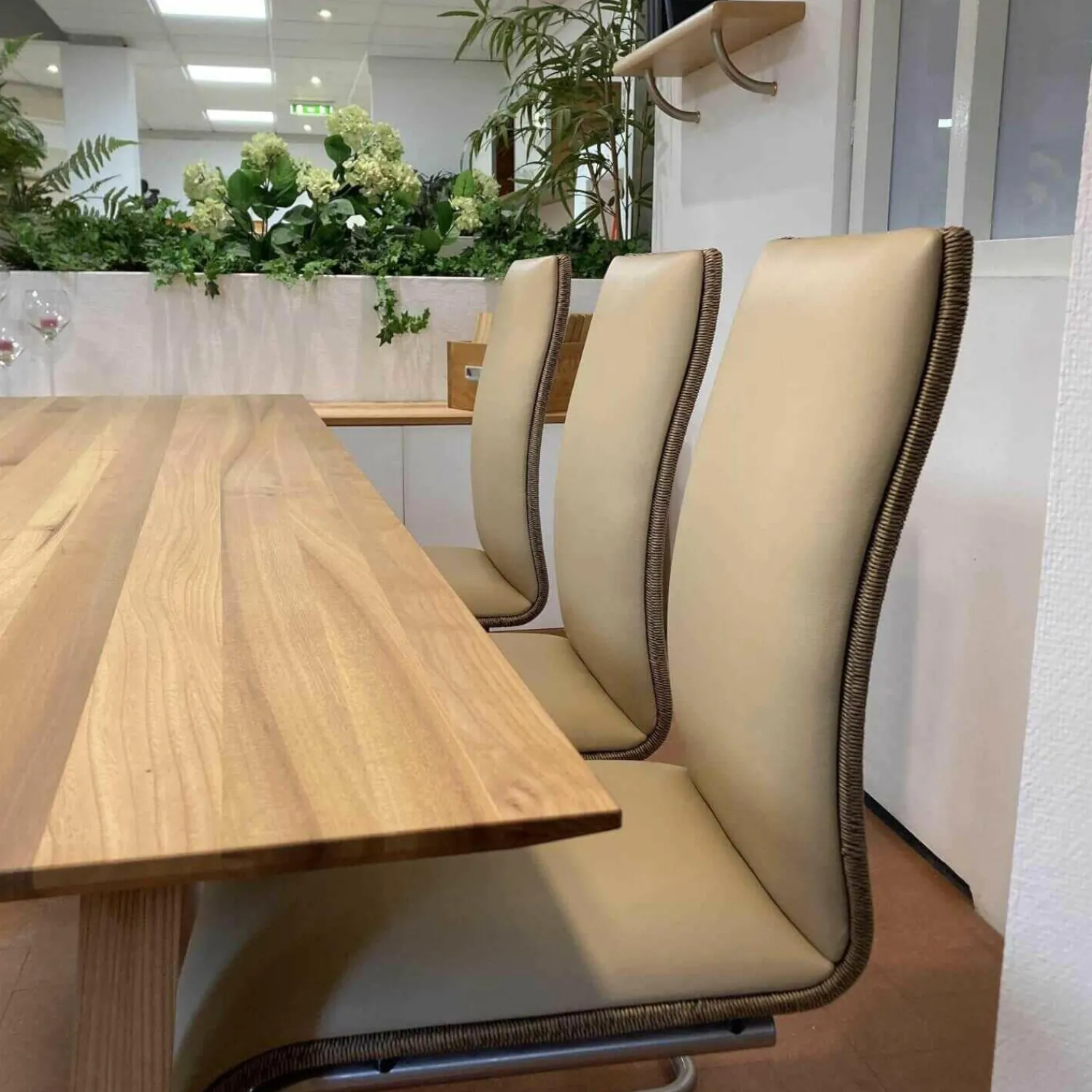 Pönnighaus Essgruppen|Tischgruppe Veneto Rüster Geölt Tisch Ausklappbar mit Bank und 3 Stühlen