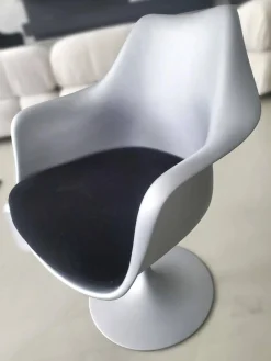 Knoll International Einzelstühle|Tulpen-Armlehnstuhl Saarinen Platin Sonderfarben