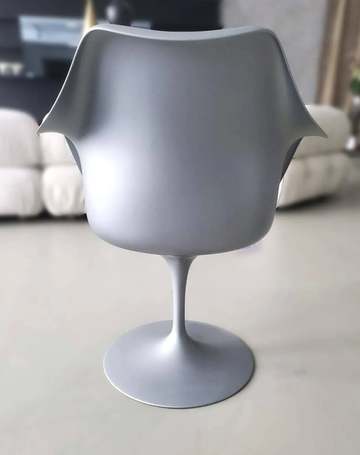 Knoll International Einzelstühle|Tulpen-Armlehnstuhl Saarinen Platin Sonderfarben