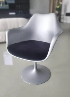 Knoll International Einzelstühle|Tulpen-Armlehnstuhl Saarinen Platin Sonderfarben