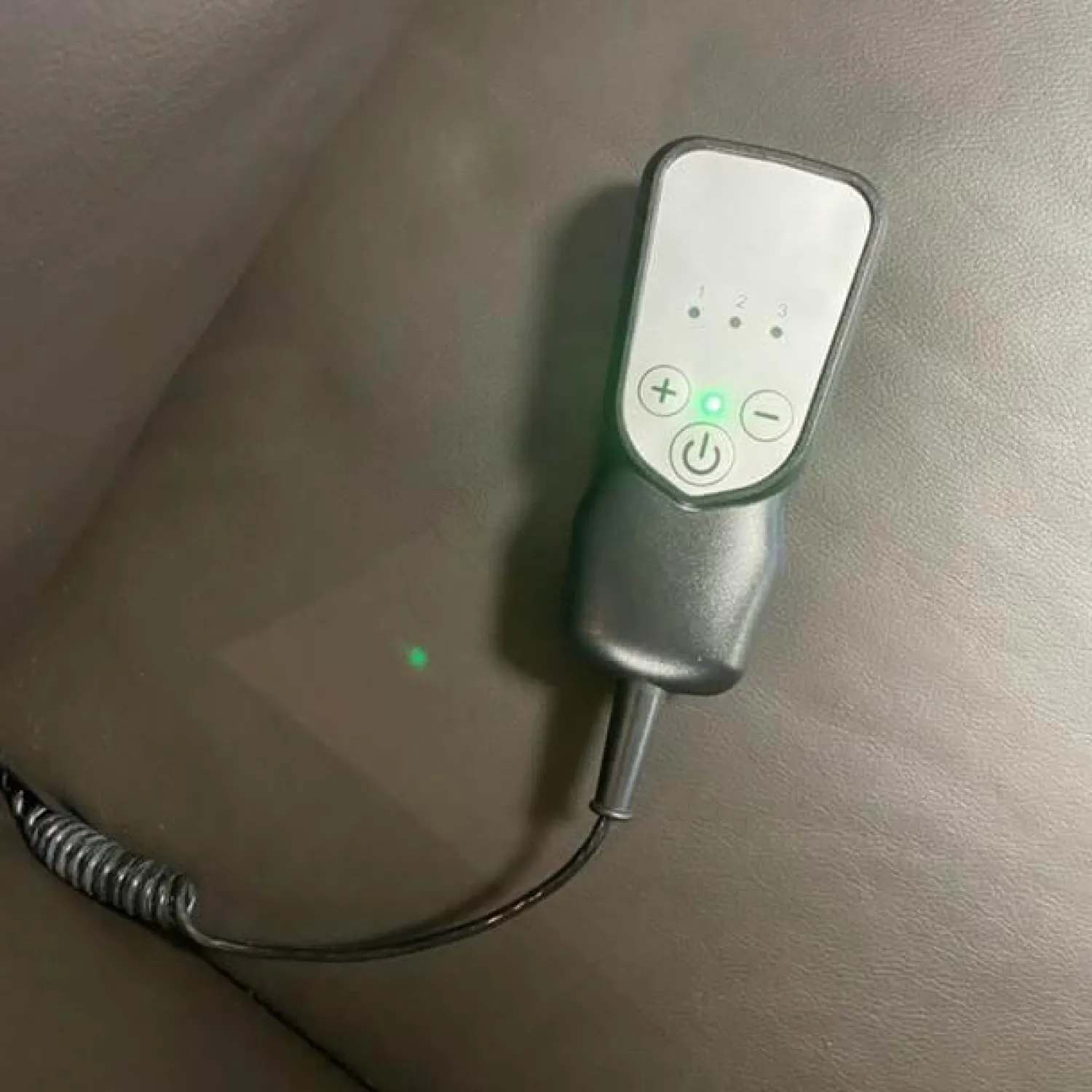 Polsteria Fernsehsessel|TV Sessel Augsburg Bezug Leder Dolcia Moor Dunkelbraun Schwarz Füße Kunststoff Inklusive Thermo-Lux-Heizmattenfunktion