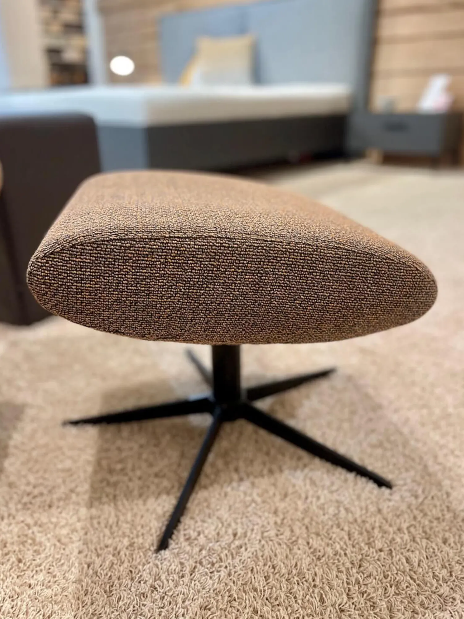 Contur Relaxsessel|TV Sessel Senza SZ 032 Stoff Reno Melangegarn Cognac Anthrazit Braun Gestell Schwarz Inklusive Hocker