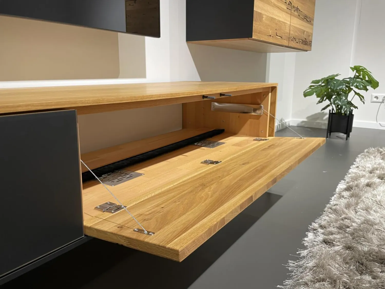 Team 7 Wohnwände & Tv-Lowboards|TV Wand Filigno Eiche Venedig Farbglas Schwarz Matt Gestell Schwarz Mit Home Entertainment