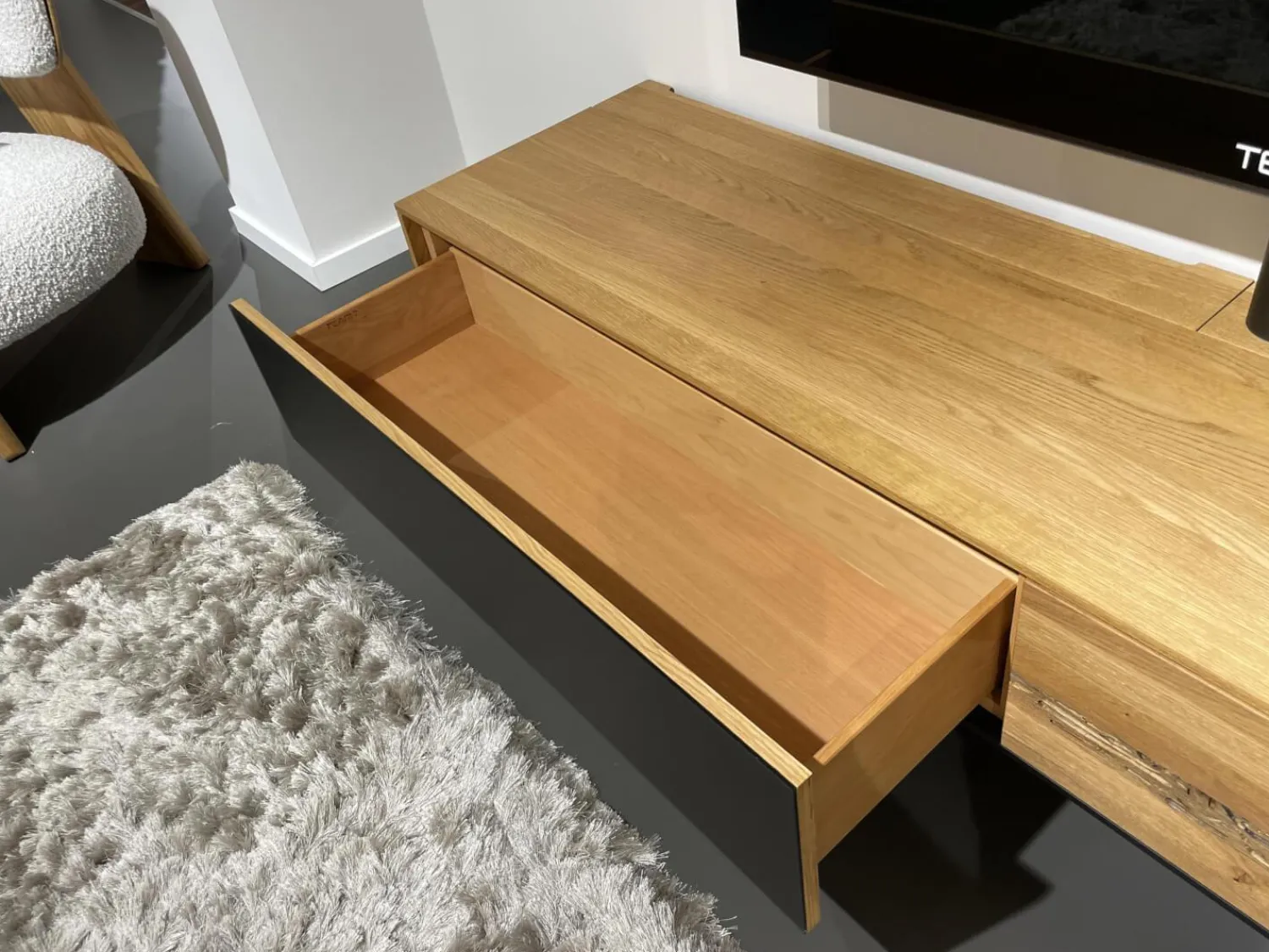 Team 7 Wohnwände & Tv-Lowboards|TV Wand Filigno Eiche Venedig Farbglas Schwarz Matt Gestell Schwarz Mit Home Entertainment