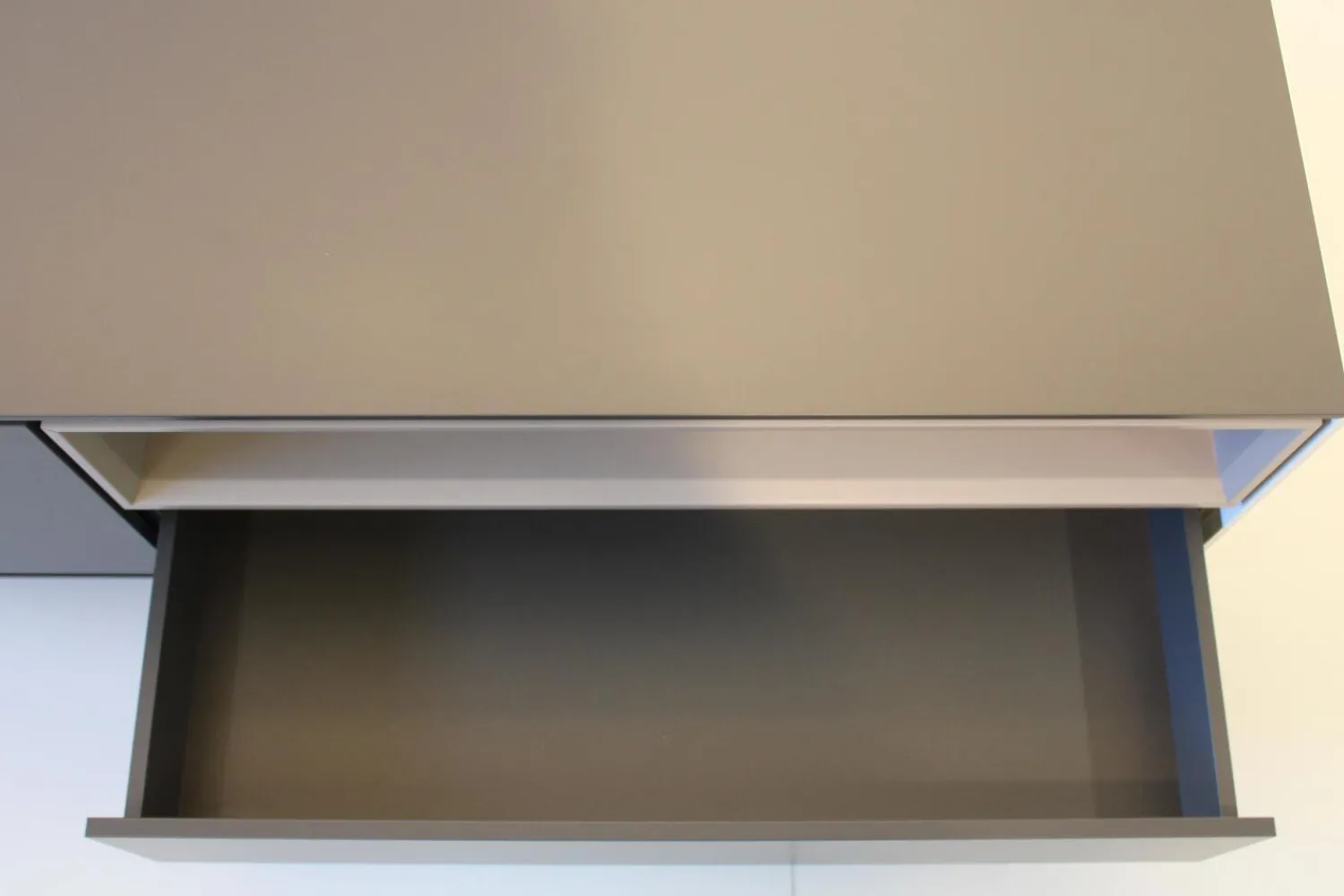 Schönbuch Wohnwände & Tv-Lowboards|TV-Möbel Holz Seiten Weiß Nische Kieselstein Gestell Schwarz