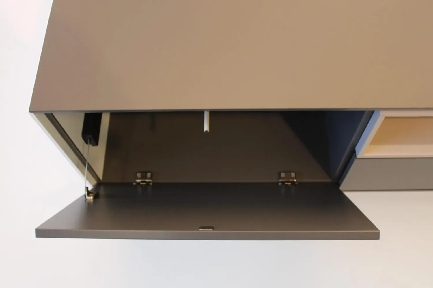 Schönbuch Wohnwände & Tv-Lowboards|TV-Möbel Holz Seiten Weiß Nische Kieselstein Gestell Schwarz