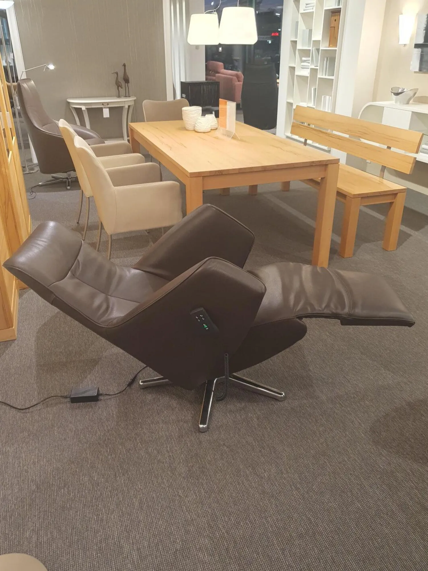 Sitting Vision Relaxsessel|TV-Sessel TW092 Small Leder Semira Chocolate Braun Sternfuß Aluminium Poliert Elektrisch Verstellbar