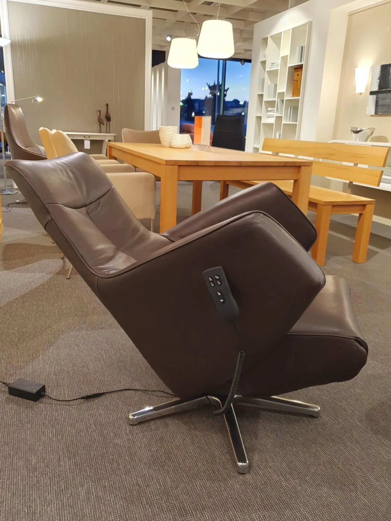 Sitting Vision Relaxsessel|TV-Sessel TW092 Small Leder Semira Chocolate Braun Sternfuß Aluminium Poliert Elektrisch Verstellbar
