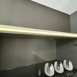 JOOP! Vitrinen & Highboards|Vitirne Gloss Curves Lack Kristallgrau Grau Glastür Schwarz Füße Metall Schwarz