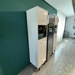 JOOP! Vitrinen & Highboards|Vitrine 71905 Glas Ultraweiß Kufen Schwarz