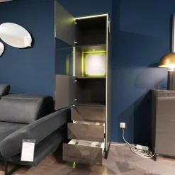 JOOP! Vitrinen & Highboards|Vitrine 71812 Schiefergrau Hochglanz Kufe Metall Schwarz Inklusive Beleuchtung