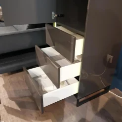 JOOP! Vitrinen & Highboards|Vitrine 71812 Schiefergrau Hochglanz Kufe Metall Schwarz Inklusive Beleuchtung