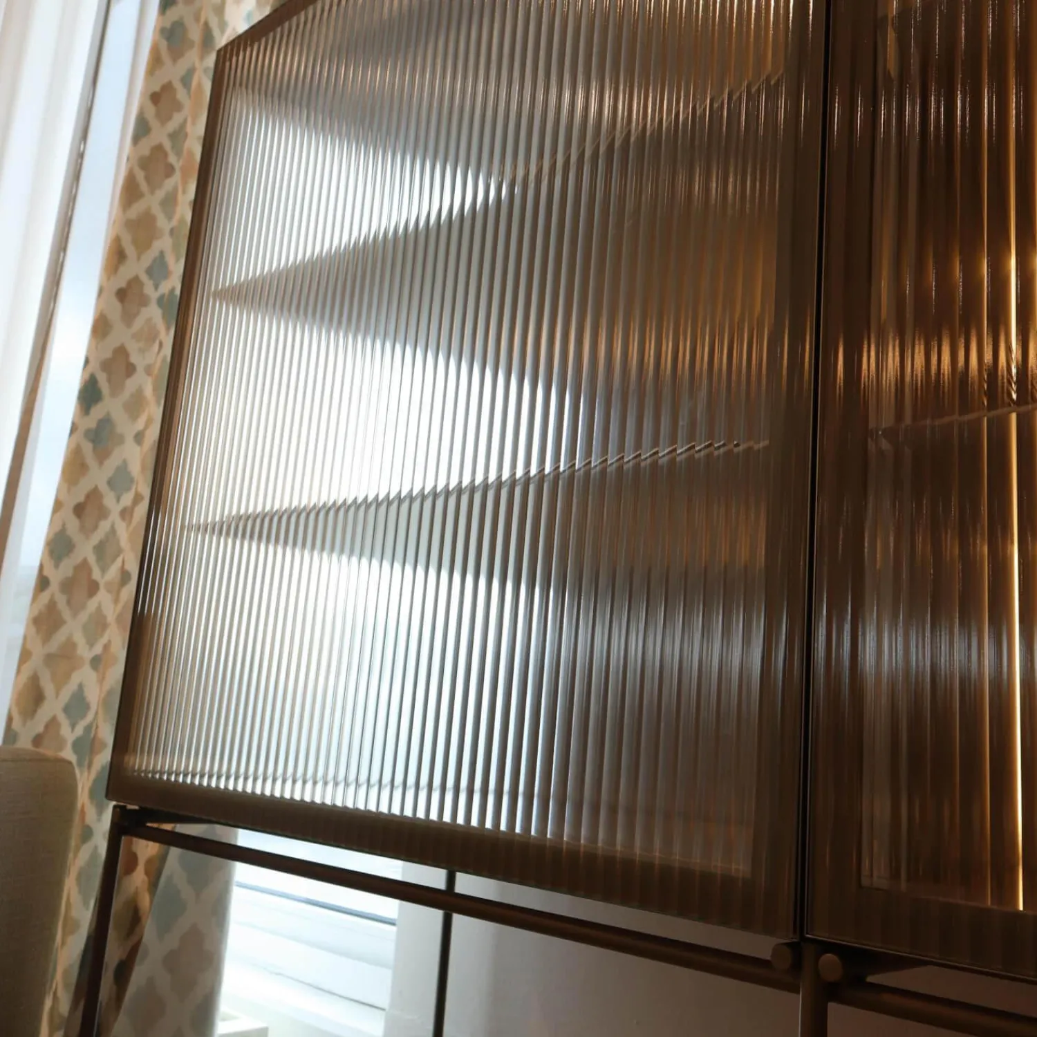 Ligne Roset Vitrinen & Highboards|Vitrine Canaletto Container Front Klarglas K7 Korpus Lack Tongrau Seidenmatt