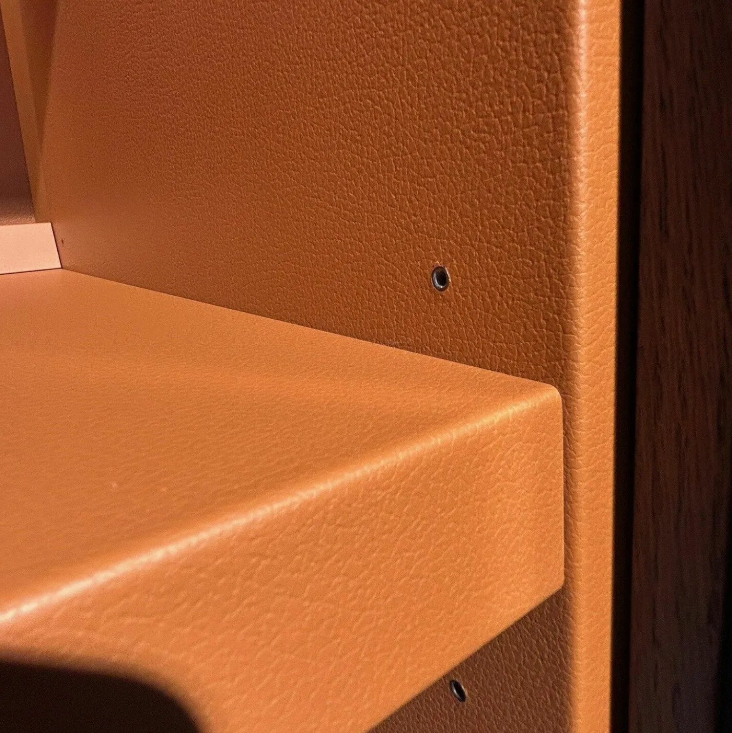 B&B Italia Vitrinen & Highboards|Vitrine Eracle Transparentes Glas mit bronziertem Metalleinsatz Belegung Außen Eiche Grau