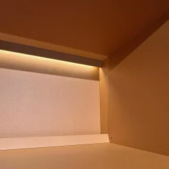 B&B Italia Vitrinen & Highboards|Vitrine Eracle Transparentes Glas mit bronziertem Metalleinsatz Belegung Außen Eiche Grau