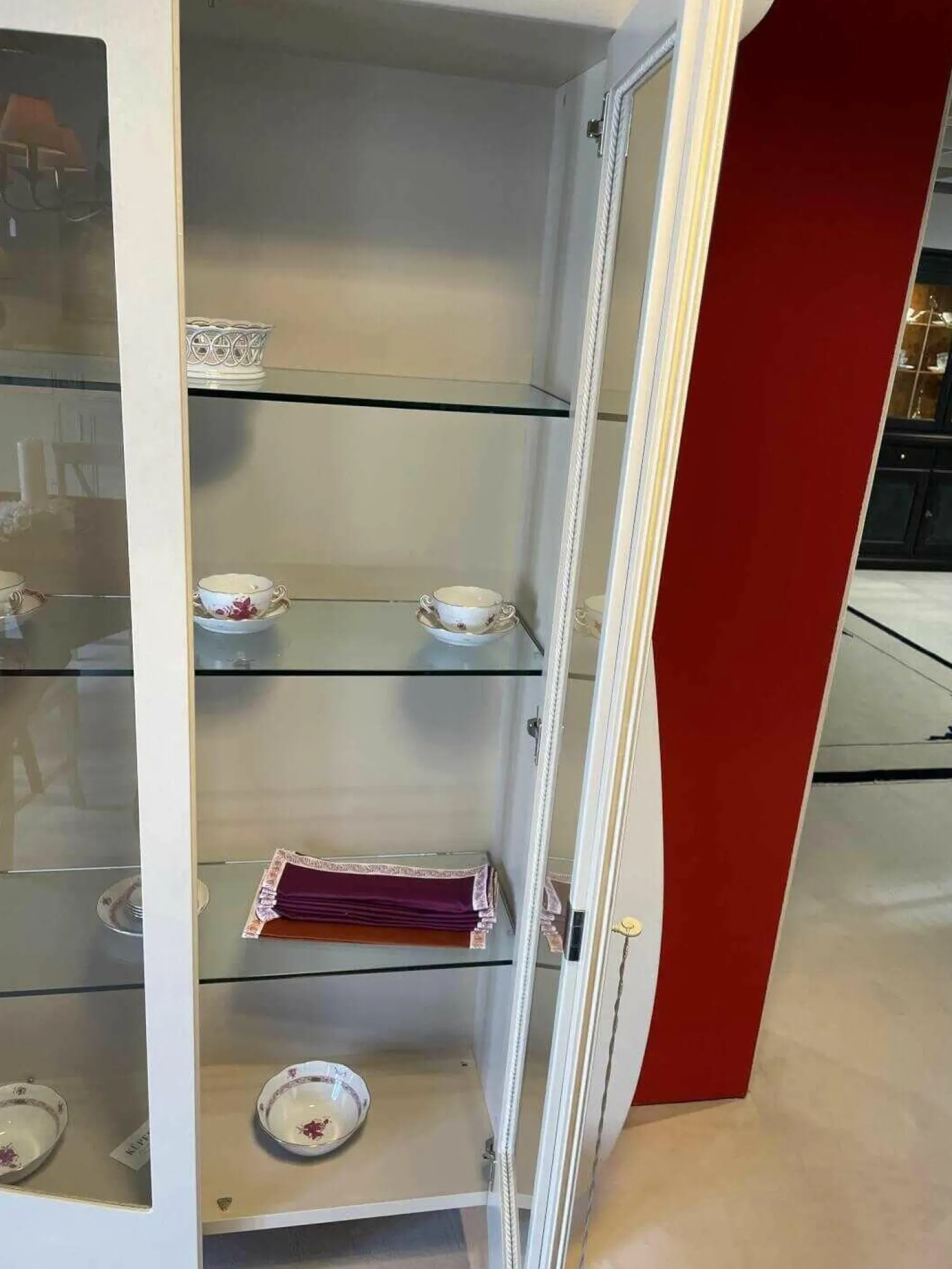 Giusti Portos Vitrinen & Highboards|Vitrine Glamour Lack Antic Weiß mit Glasböden