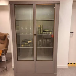 Form Exclusiv Vitrinen & Highboards|Vitrine Madison 2-türig Korpus Eiche Grau Gebeizt Türen Glas Mit Beleuchtung