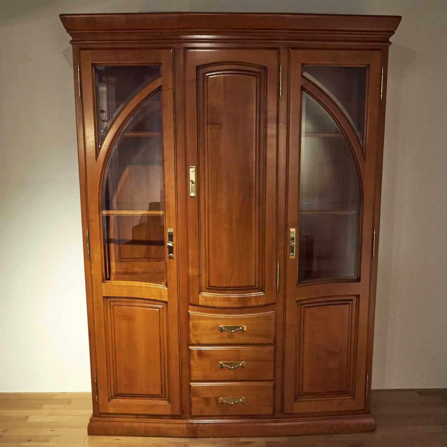 Form Exclusiv Vitrinen & Highboards|Vitrine Poesie Wildkirsche Poliert Mit Glaselementen