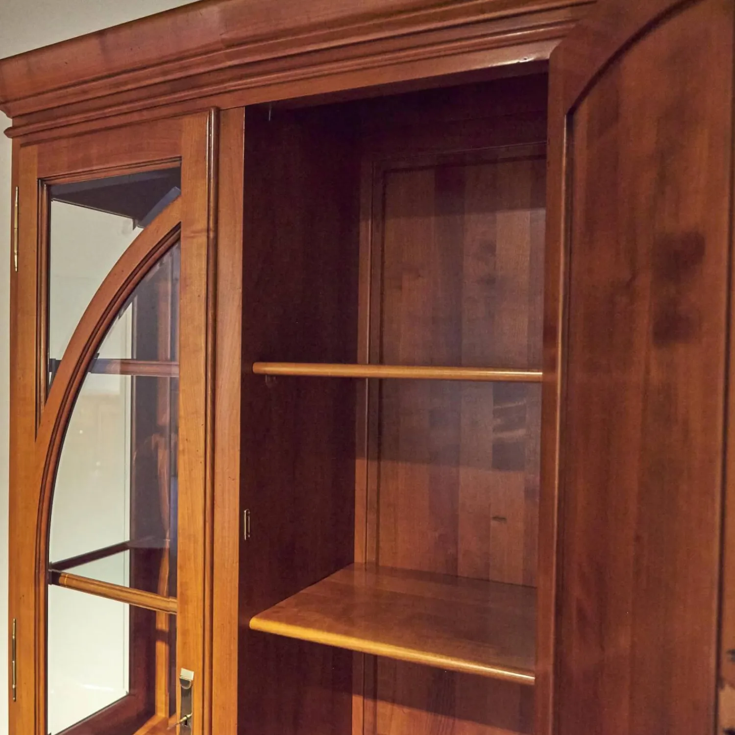 Form Exclusiv Vitrinen & Highboards|Vitrine Poesie Wildkirsche Poliert Mit Glaselementen