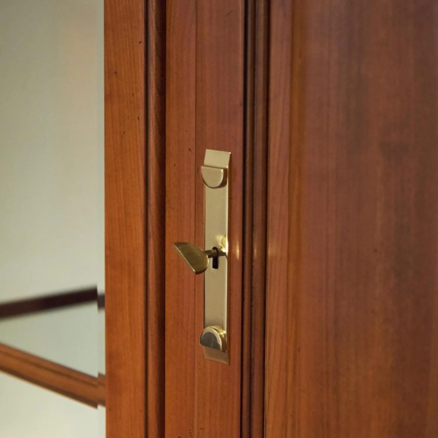 Form Exclusiv Vitrinen & Highboards|Vitrine Poesie Wildkirsche Poliert Mit Glaselementen