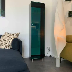 Dreieck Vitrinen & Highboards|Vitrine Solus Black Light Optiwhite Dark Grey mit Farbwechsel Beleuchtung
