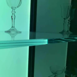 Dreieck Vitrinen & Highboards|Vitrine Solus Black Light Optiwhite Dark Grey mit Farbwechsel Beleuchtung