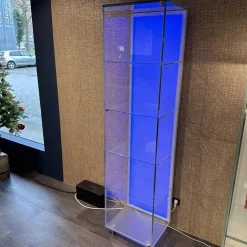 Dreieck Vitrinen & Highboards|Vitrine Solus In Optiwhite Klar Verschweißt Türknopf Und Stellfüße Aus Edelstahl Mit Beleuchtung
