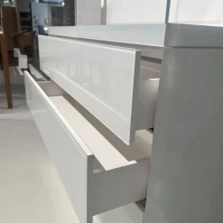 Kettnaker Vitrinen & Highboards|Vitrine Soma Innen Lack Weiß Türen Glas Klar Außen Glas Weiß Glänzend