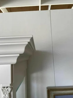 Küper Einrichtung Vitrinen & Highboards|Vitrine T Schleiflack Creme mit Facettenglas und Beleuchtung