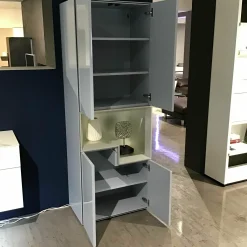 Hülsta Vitrinen & Highboards|Vitrine Tetrim 981003 Lack Hochglanz Eisblau Rahmen Silberfarben Inklusive LED Rahmenbeleuchtung