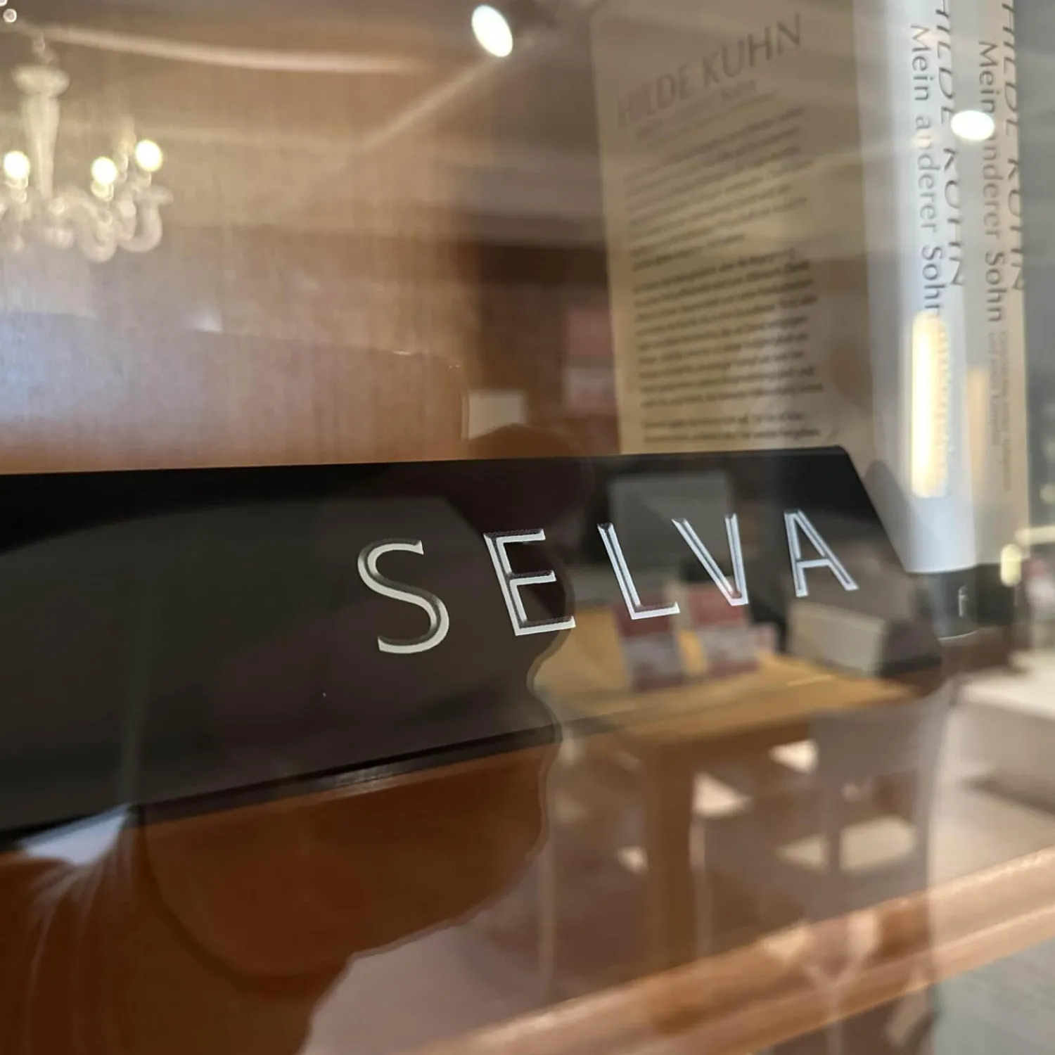 Selva Vitrinen & Highboards|Vitrine Verona 0792 Edelholz Kirschbaumfarbig Antikisiert