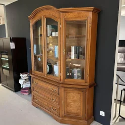 Selva Vitrinen & Highboards|Vitrine Verona 0792 Edelholz Kirschbaumfarbig Antikisiert